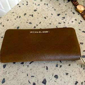 Michael Kors Jet Set Travel Continental Wallet - Brown